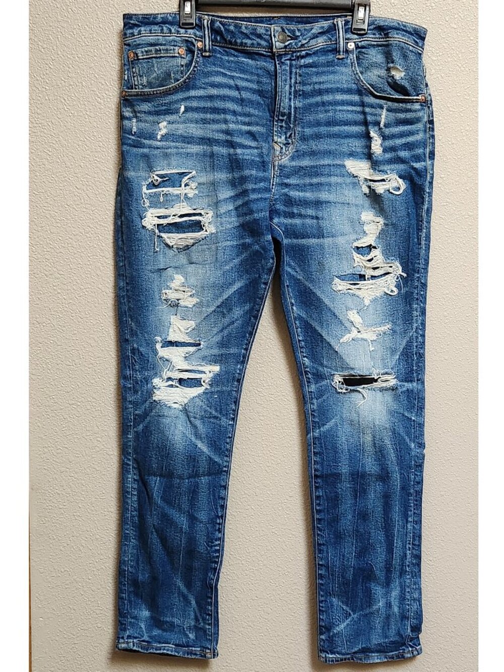 AMERICAN EAGLE AirFlex+ Athletic Skinny Destroyed Patched Jeans 38 x 32 NEW